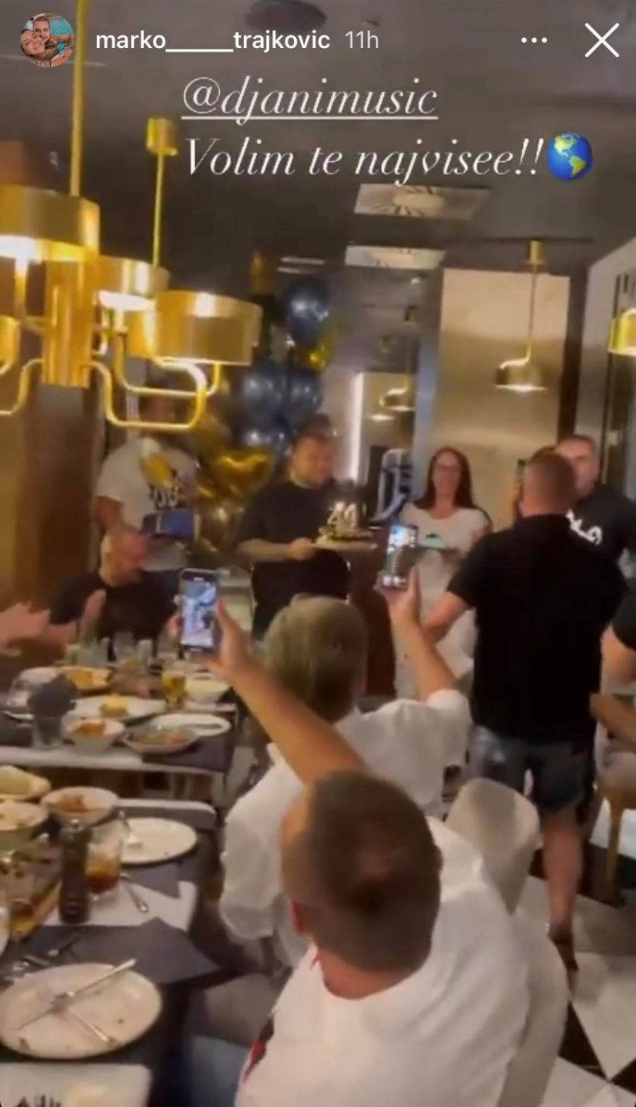 ĐANI PROSLAVIO ROĐENDAN BEZ SLAĐE, SVI BRUJE O NJIHOVOM RAZVODU Supruga se oglasila, pa mu je ovo poručila! (VIDEO)