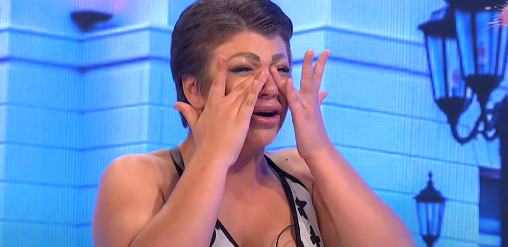 DUŽNA ENORMNU SVOTU NOVCA! Miljana Kulić u dugovima do guše, a prate je skandali na svakom koraku, bežala je preko krova, zapalila vrt i razbila Zoli glavu