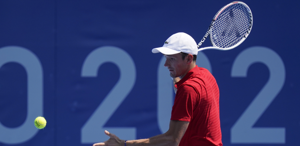 RUS NIJE BLISTAO Medvedev se mučio za drugo kolo