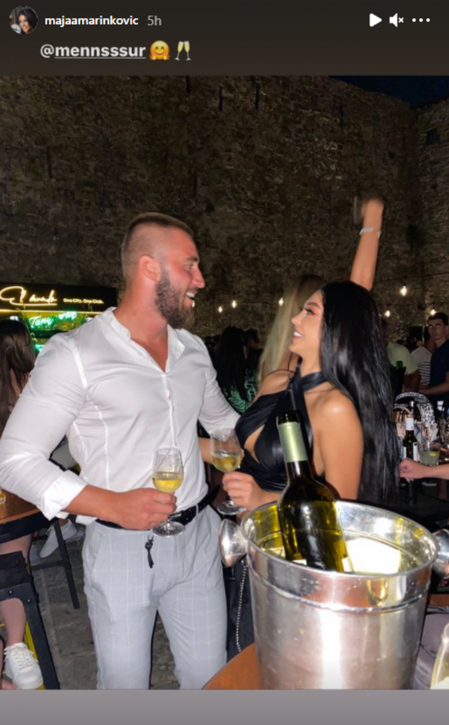 MAJA OPET S MENSUROM, NE SKIDA OSMEH S LICA! Marinkovićeva zaljubljeno gleda Ajdarpašića, Janjuš će poludeti!