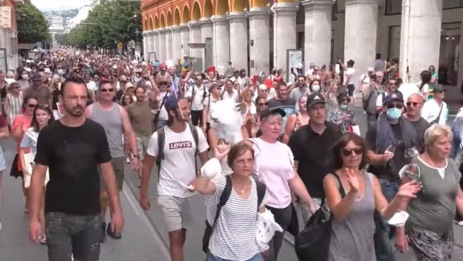 PROTESTI U PARIZU Demonstranti prkose zdravom razumu