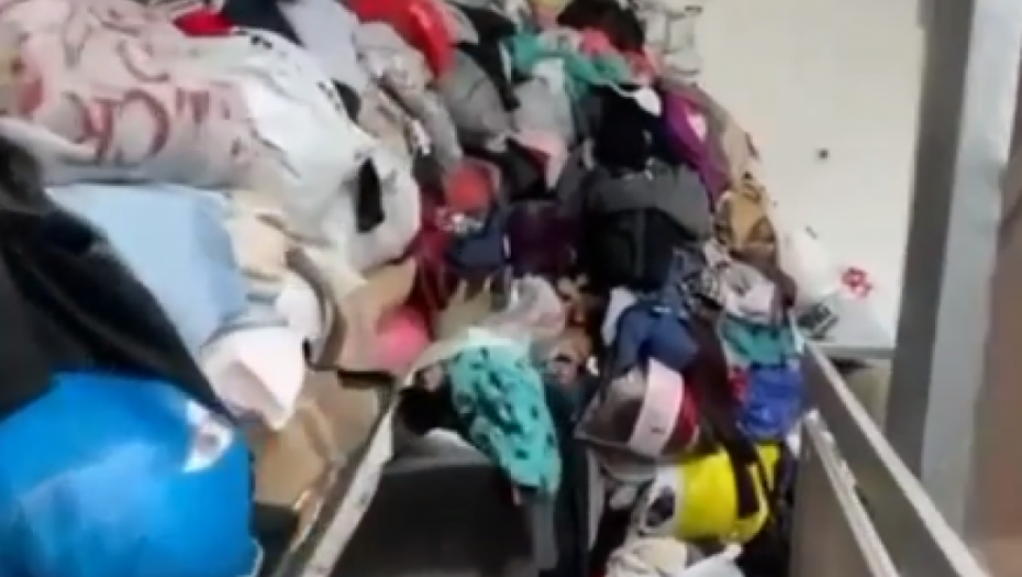 HODNIKOM SE ŠIRI NESNOSAN SMRAD Žena iz Rakovice svakog dana radi užasnu stvar u zgradi, komšije besne (VIDEO)