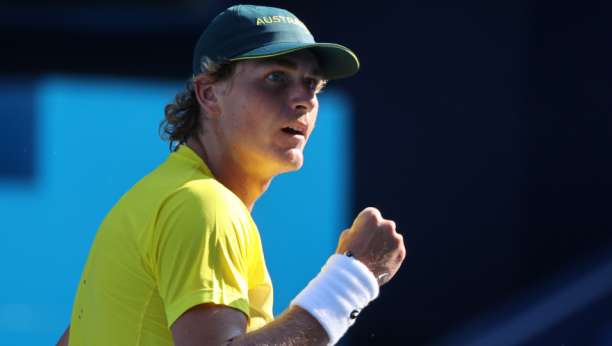 ŠOK ZA ŠOKOM NA TENISKOM TURNIRU! Anonimni Australijanac jutros zamenio Mareja, pa pobedio četvrtfinalistu ovogodišnjeg Vimbldona!