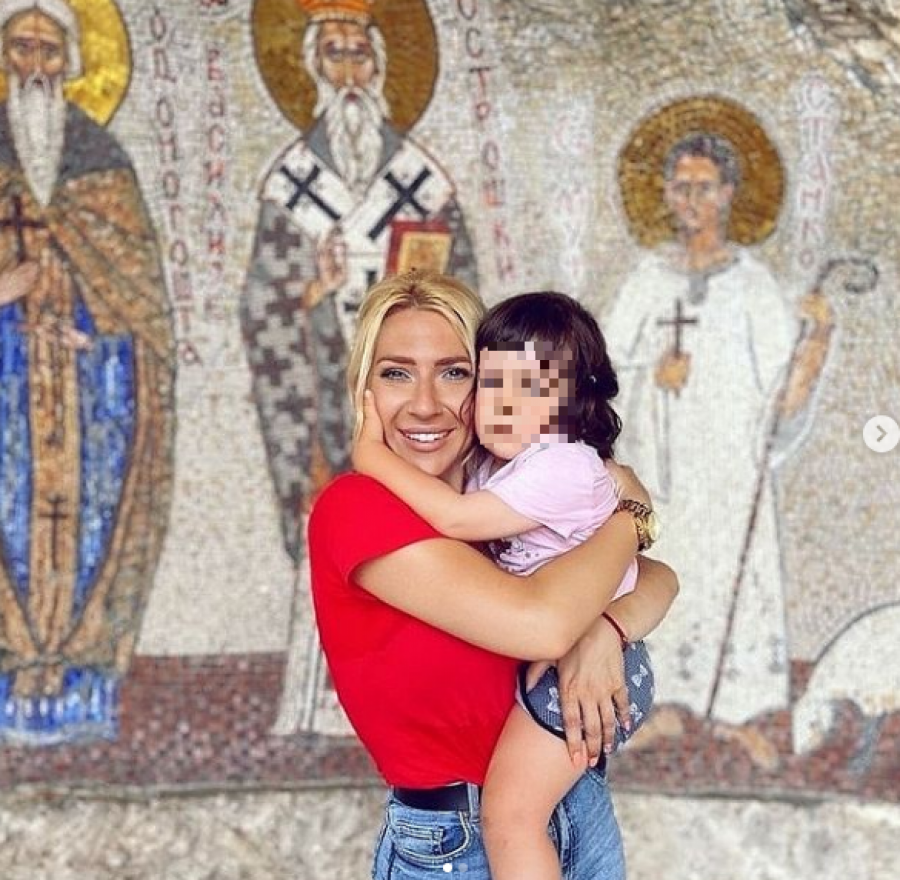 NADMAŠILA SAMU SEBE! Jovana Jeremić stavila ćerku Leu u lonac i šokirala sve!(FOTO)