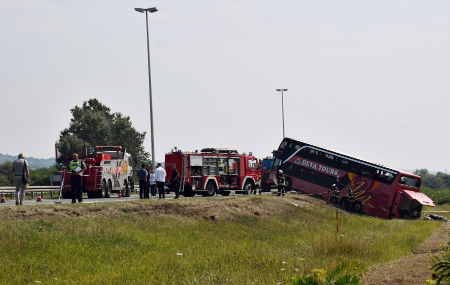 ALBANCI DOČEKUJU PREŽIVELE Osmani, Kurti i Konjufca otrčali na aerodrom u Prištini, stiže avion iz Hrvatske!