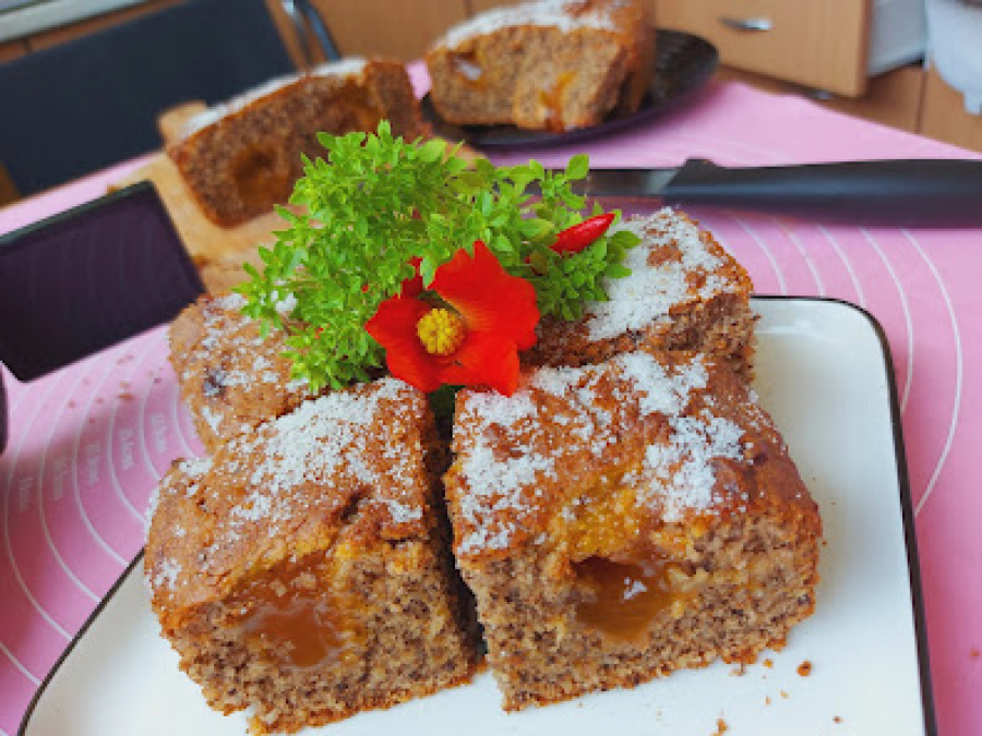 VRHUNSKI KOLAČ SA ORAHOM I CIMETOM: Gotov za tren oka, a užitak neverovatan (VIDEO)