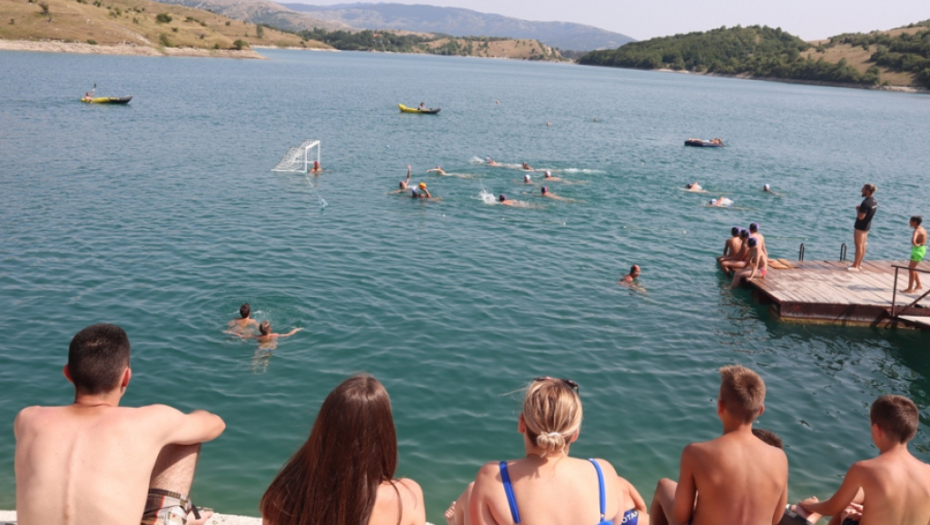 MAĐARI, AUSTRIJANCI I RUSI SE SKUPILI U GACKU Gatačko kulturno - sportsko leto je pun pogodak! (FOTO)
