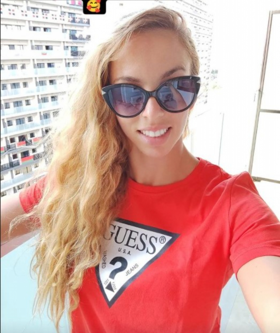 NOVAK ĐOKOVIĆ NAJVEĆA ZVEZDA U SELU Svi su pomislili da je stigla Jelena, kao ono... (FOTO)