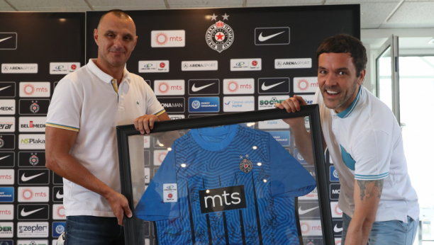 ZADUŽIO JE DRES Stojković već promovisan u novom klubu (FOTO)