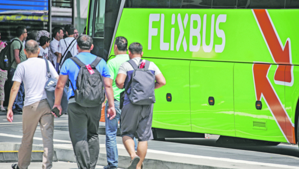 KRENULI NA MORE, ZAVRŠILI NA ULICI Nakon kvara autobusa u Hrvatskoj turisti iz Srbije prošli golgotu