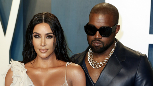 NASTAVLJA DA ŠOKIRA JAVNOST! Reper Kanje Vest pretukao mladića na ulici, javnost u Americi zgrožena ovim ponašanjem!