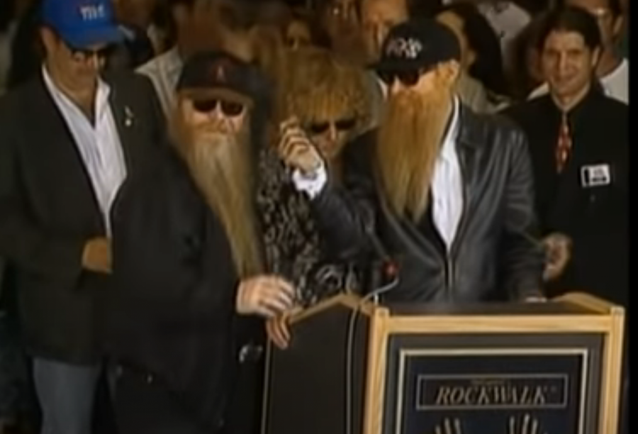 PREMINUO SLAVNI MUZIČAR Basista benda Zi Zi Top umro u svojoj kući!