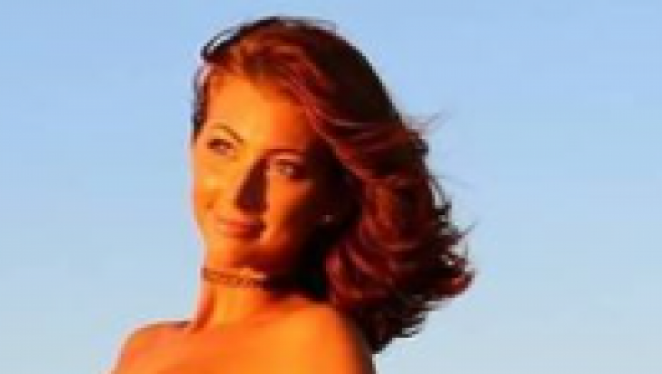 ĆERKA SVEŠTENIKA VODI BURAN ŽIVOT "Terali su me da budem fina, ali evo dokaza da nisam"