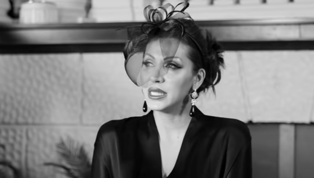 NIKO NE ZNA GDE JE NESTALA PEVAČICA Danijela Vranić promenila ime i prezime, zbog Lukasa se propila, a helikopterom došla na svadbu