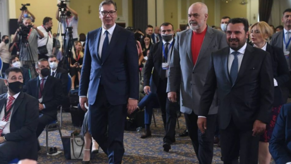 Vučić na važnim sastancima u Tirani