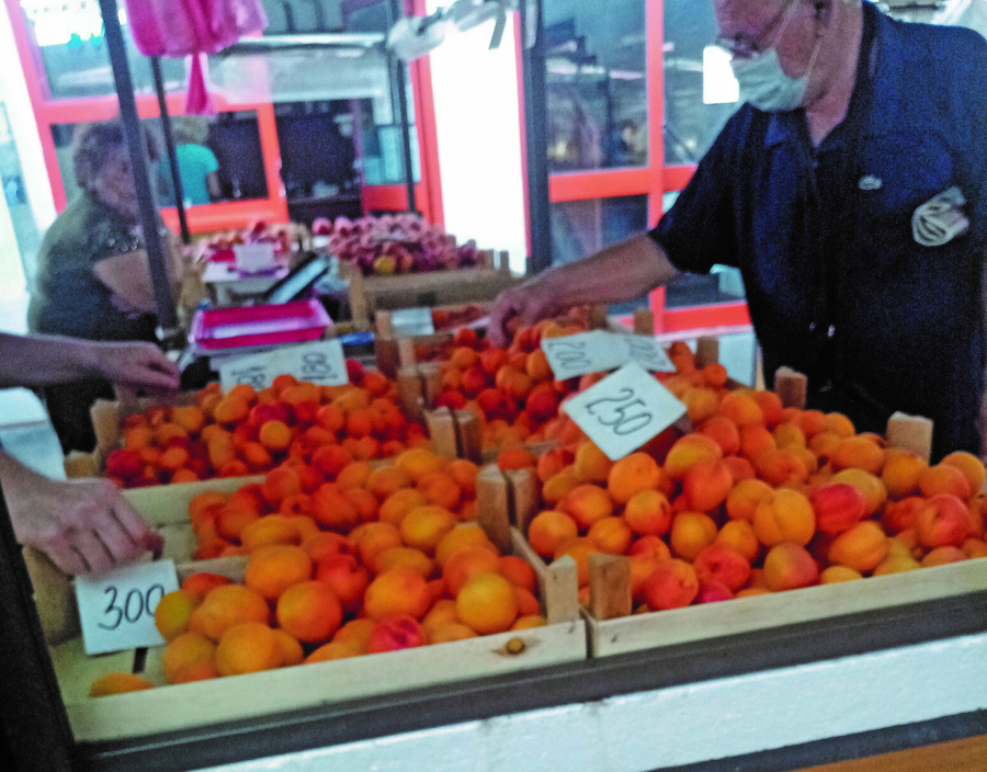 PAPRENO SKUPE ZIMNICE Kupci i analitičari se prvi put složili oko cene voća i povrća