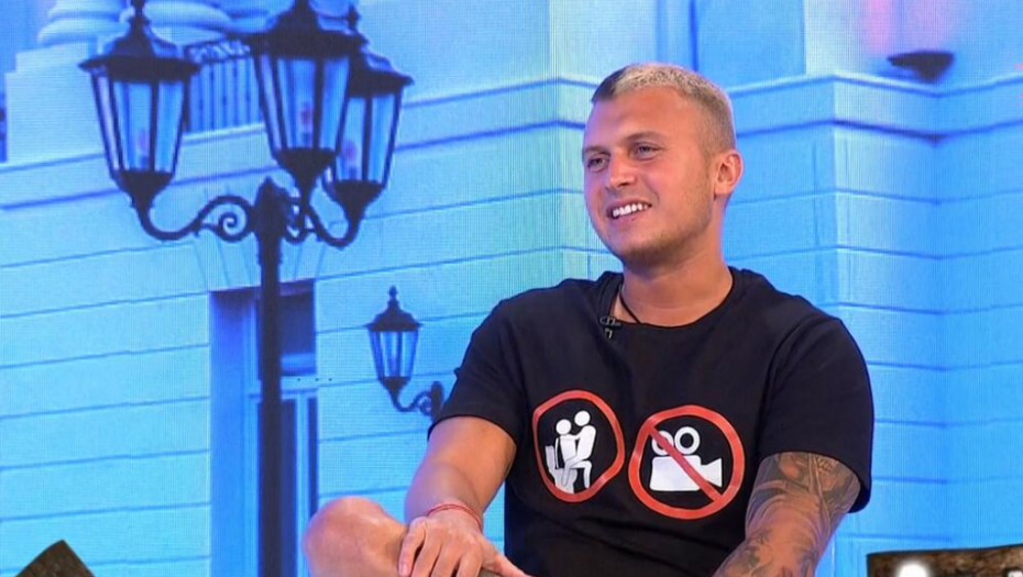 STEFAN KARIĆ OTVORIO VRATA SVOJE LUKSUZNE VILE! Bazen, biblioteka, skupoceni nameštaj i detalji svuda!