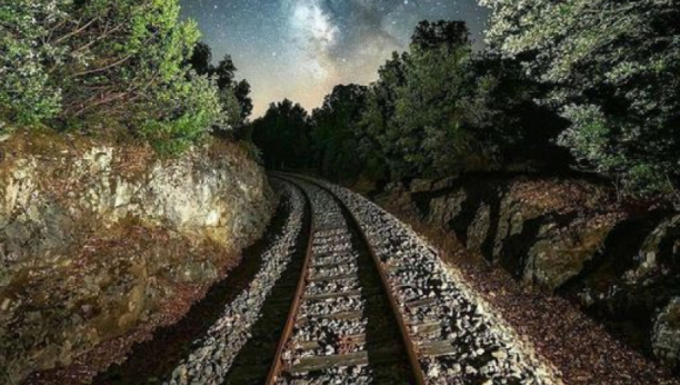 HOROSKOP ZA PONEDELJAK, 02. AVGUST: Škorpija ne vidi izlaz iz ljubavnih problema, Vodolija i Rak ispuštaju dobru priliku za napredak