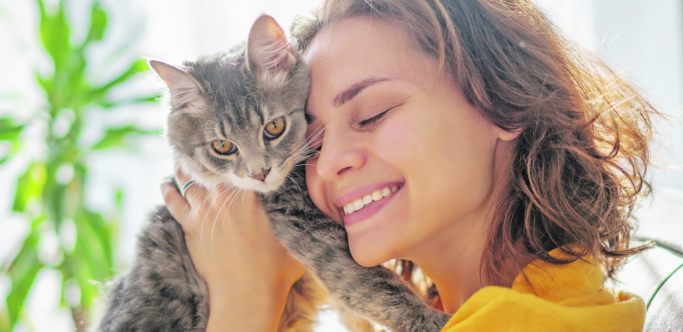 VIŠE VOLE ŽENE NEGO MUŠKARCE: Instiktivno im prija nežnost