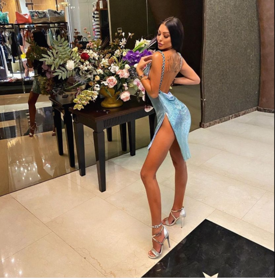 MAJA OBJAVILA URNEBESNE FOTOGRAFIJE IZ FOTOŠOPA! Deformisala sve oko sebe, smeje joj se ceo internet!