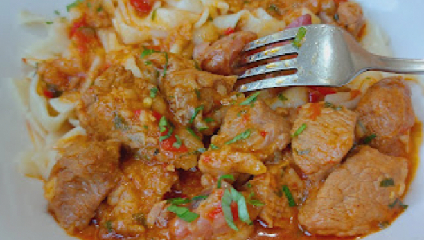 RECEPT ZA SAVRŠEN JUNEĆI GULAŠ: Čarobno varivo, nezaboravnog ukusa (VIDEO)