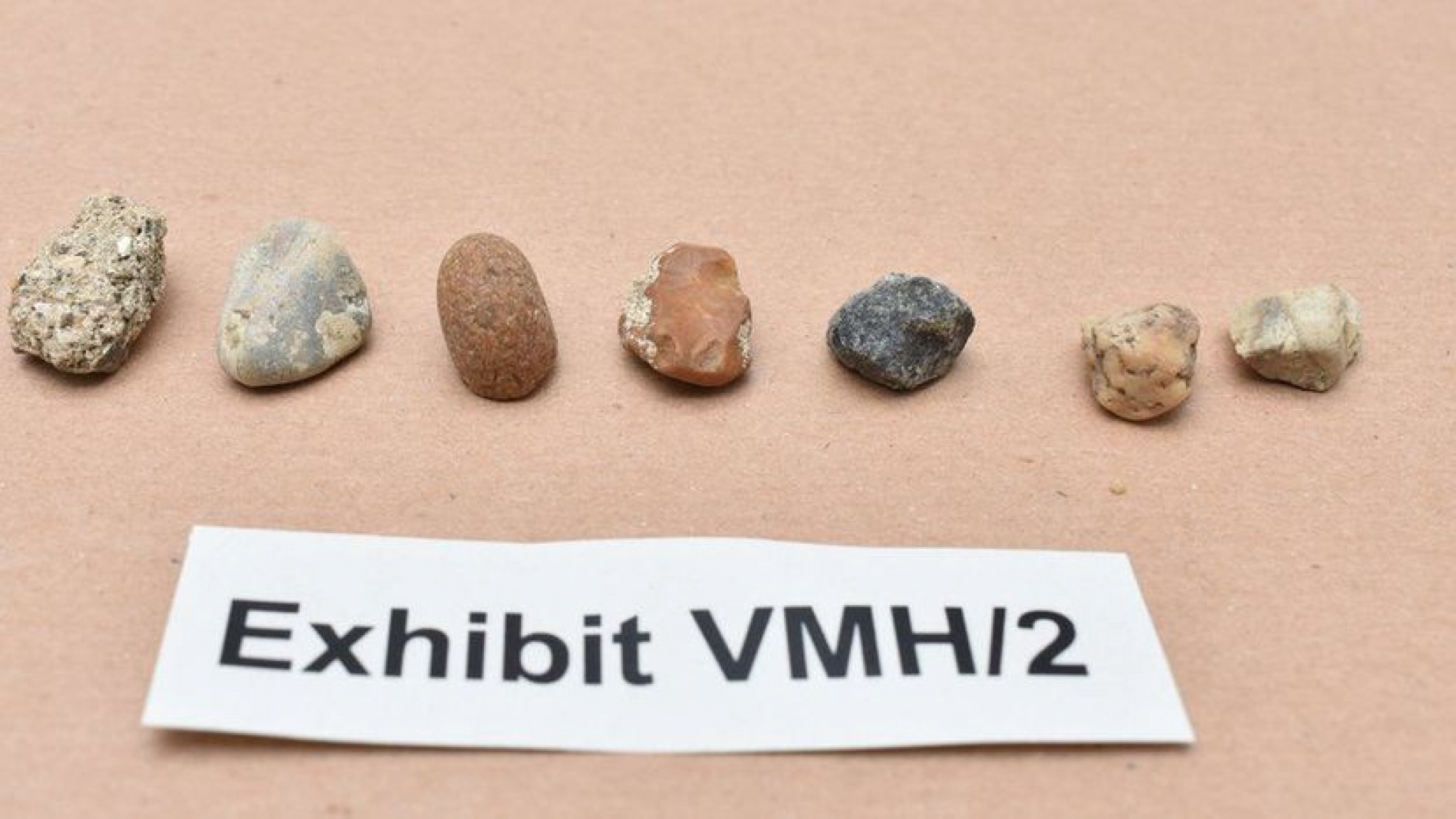 KAO U ČUVENOM HOLIVUDSKOM FILMU: Baba uz pomoć Srba zgrnula milione, drago kamenje zamenila običnim (FOTO/VIDEO)