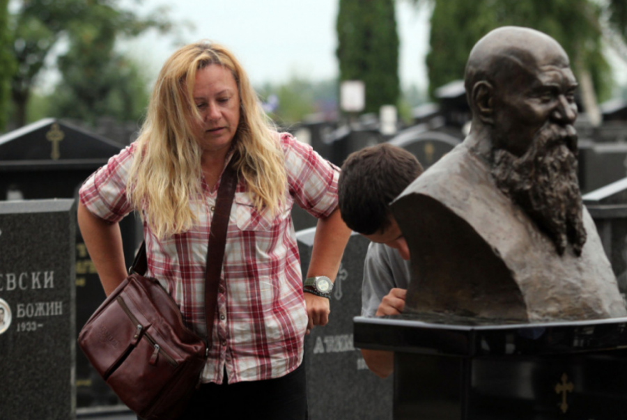 TRI GODINE NISAM SKLANJALA PEŠKIR I ČETKICU! Luisova udovica progovorila 10 godina nakon pevačeve smrti!
