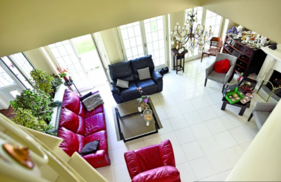 STEFAN KARIĆ OTVORIO VRATA SVOJE LUKSUZNE VILE! Bazen, biblioteka, skupoceni nameštaj i detalji svuda!