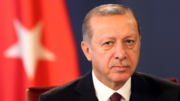 LIRA TONE SVE DUBLJE I DUBLJE Erdogan: Nisam uopšte zabrinut