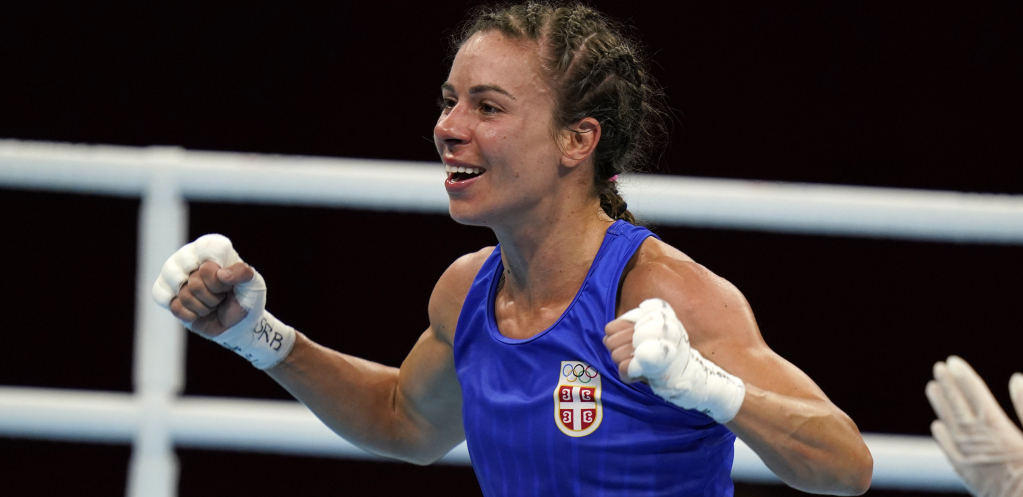 BOKS JE KAO UMETNOST! Najbolja srpska bokserka obećala napad na medalju u Turskoj!