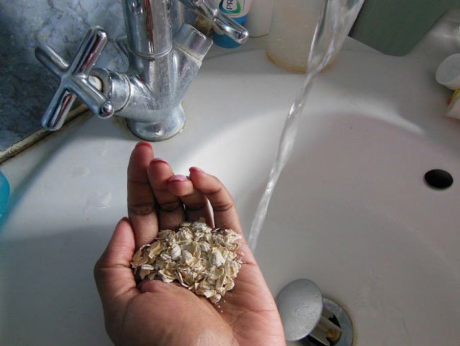 LAKO I JEDNOSTAVNO! Umivajte se ovsenim pahuljicama i vaša koža biće biće glatka i baršunasta