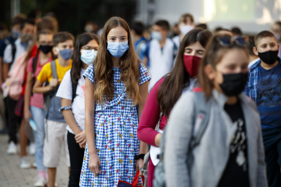 BLIŽI SE ŠKOLSKO ZVONO Da li će đaci ponovo učiti onlajn?