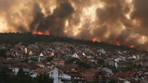 STRAVIČNI PRIZORI IZ KOČANA Vatrena stihija preti kućama, angažovana vojska