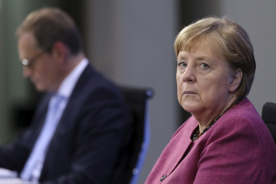 SVI ĆE DANAS GLEDATI U SAKO ANGELE MERKEL Od onoga što bude nosila na sebi, sve zavisi! Jednu boju ne voli nijedan državnik