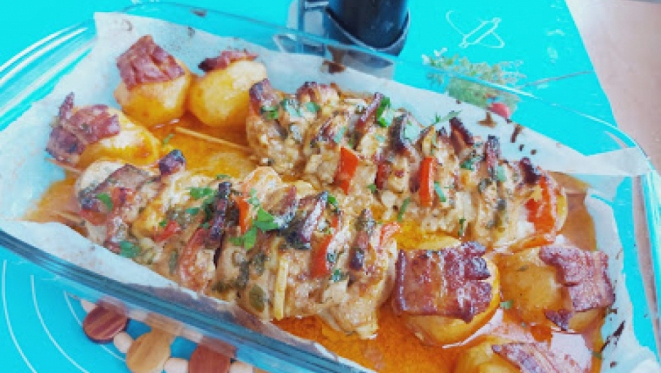 SPECIJALITET DANA: Kad se spoji punjeno harmonika meso, začini i povrće nastaje pikantni užitak (VIDEO)