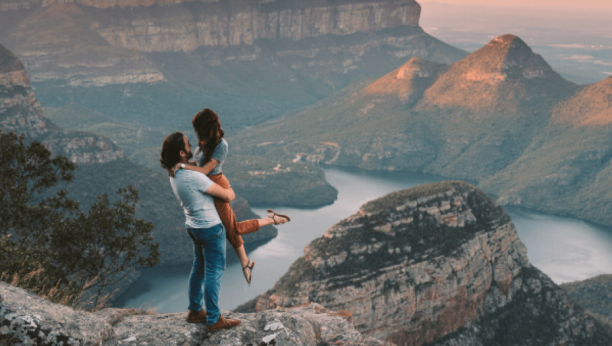 HOROSKOP ZA PETAK, 13. AVGUST: Vodolija može računati na faktor sreće, Devica pravi nepromišljeni potez, za Raka i Lava pozitivan preokret na polju ljubavi
