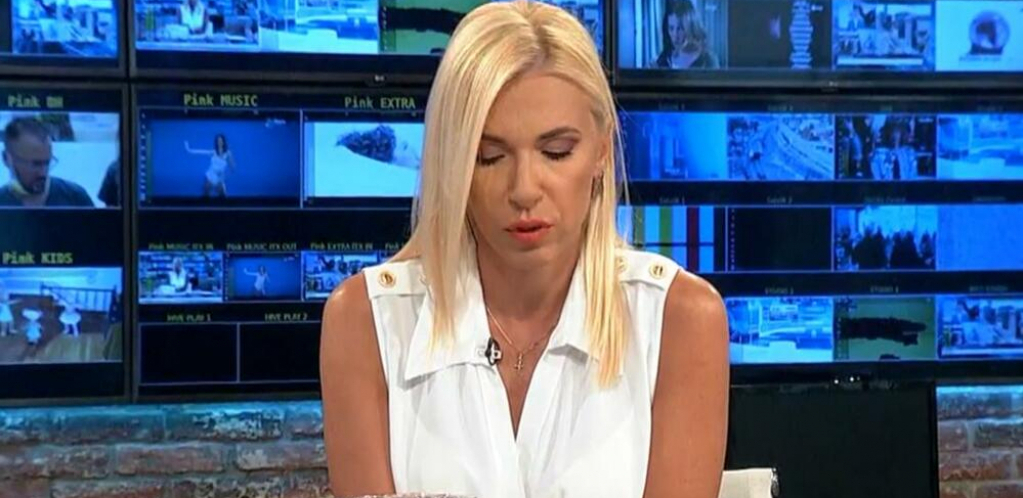 SUZE KRENULE, GLAS DRHTI! VODITELJKA JEDVA PROČITALA VEST O SMRTI LAZANSKOG Irina nije mogla da se sabere kada je saznala da je preminuo!