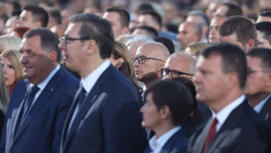 Vučević: Sve naše duše dišu večeras, oko 15.000 ljudi u Busijama seća se naše Krajine