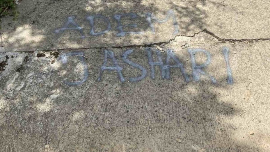 NOVI INCIDENT NA KOSOVU Jezivi grafiti kod spomen ploče knezu Lazaru