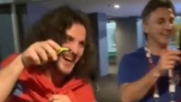 URNEBESAN SNIMAK! Datunašvili osvojio bronzu, a onda ispoštovao tradiciju! (VIDEO)