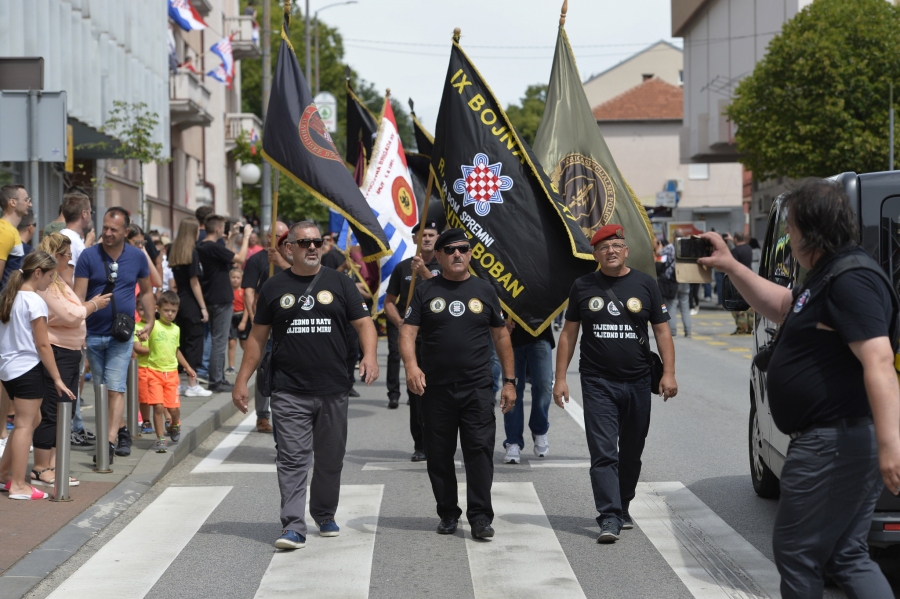 SKANDALOZNO Ustaškim orgijama proslavili Oluju!