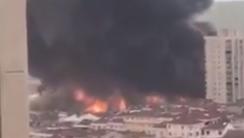 CRN DIM SE NADVIJA NAD GRADOM Strašna eksplozija u Istanbulu (VIDEO)