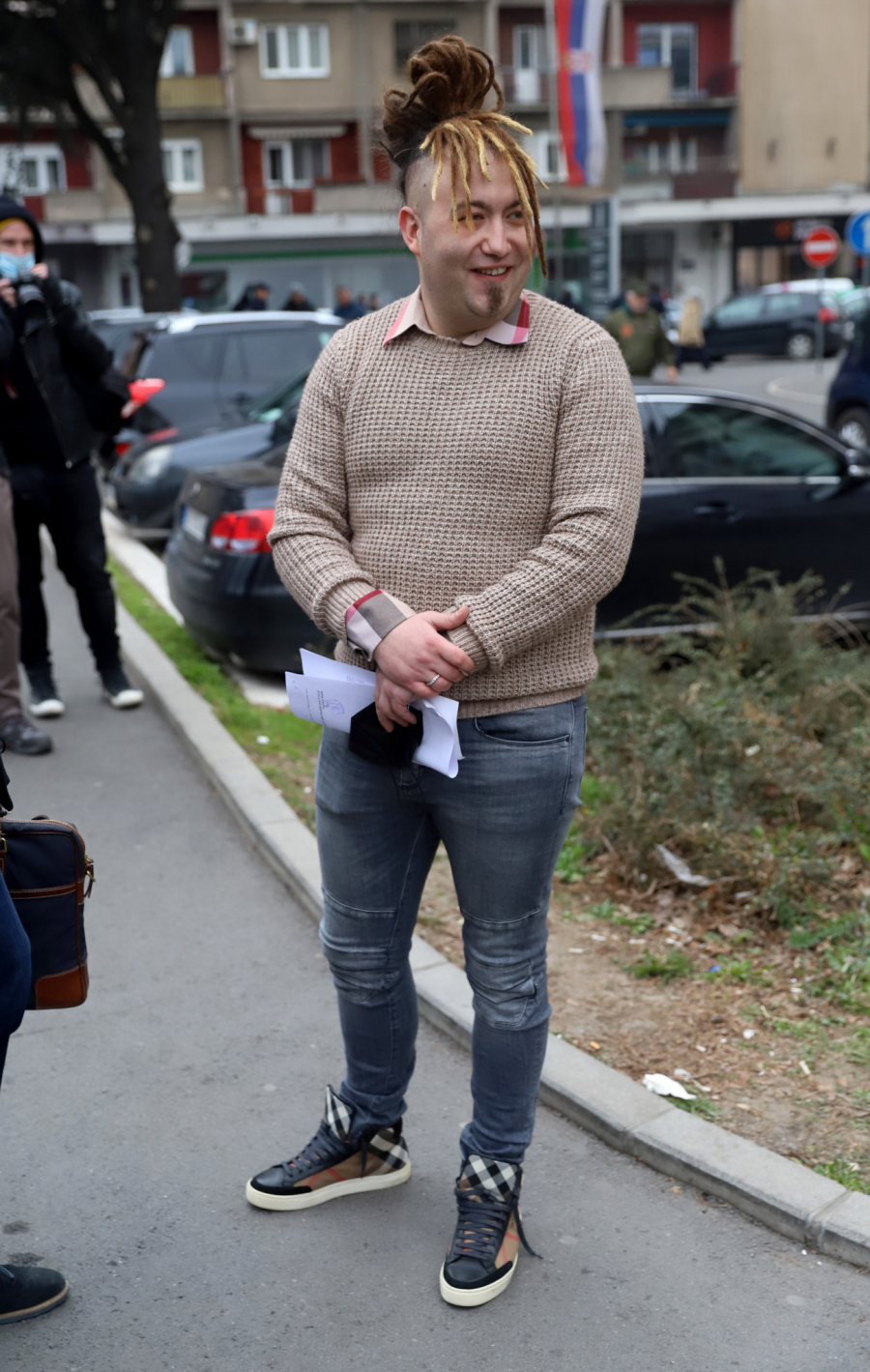 RASTA SKINUO NANOGICU Reper nakon osam meseci kućnog pritvora slobodan