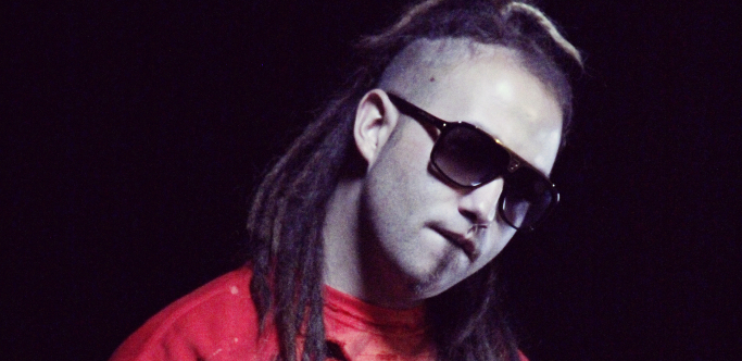 LJUDI SU BEŽALI, ŽIVOTINJE SU TRČALE Rasta u suzama o teškom detinjstvu