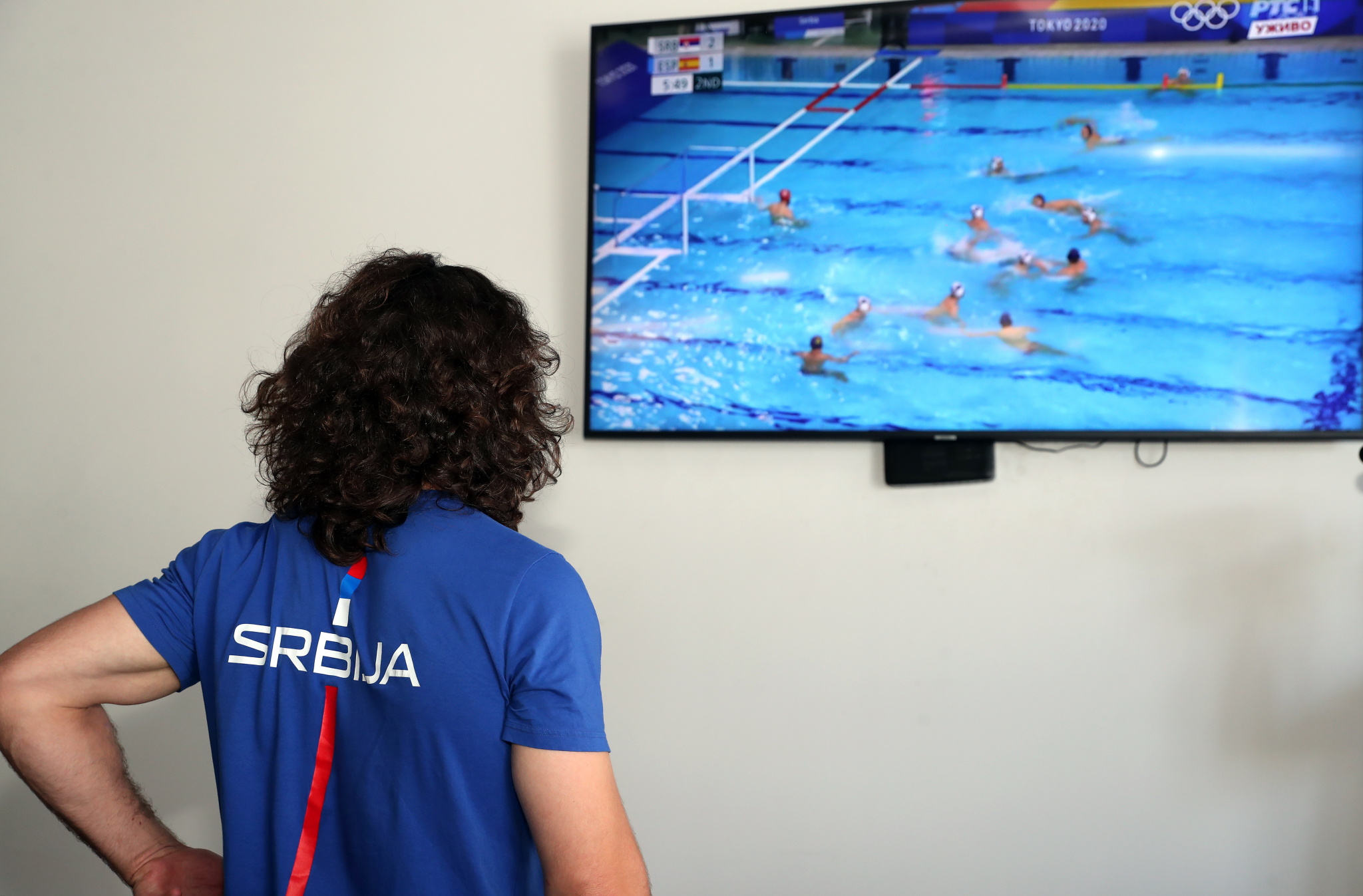 OBOŽAVA PLJESKAVICE, SRBIJU I ĐOKOVIĆA! Zurabi doneo bronzu u redakciju Alo! i obećao: Idem u Pariz po zlato, pa se ženim Srpkinjom! (VIDEO)