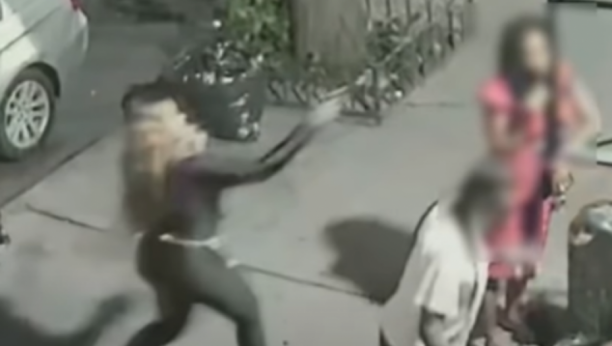 JEZIVO UBISTVO U NJUJORKU Ubica prišla ženi na ulici i pucala joj u glavu (VIDEO)