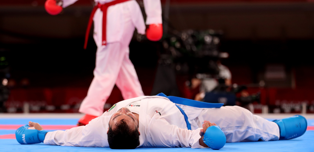 NOKAUTIRAN, A ONDA MU DODELILI ZLATO Svet u čudu šta su sudije odlučile (FOTO GALERIJA, VIDEO)