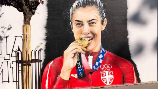 TO JE LJUBAV! Evo šta je suprug Milice Mandić uradio za svoju izabranicu! Prelepo (FOTO)