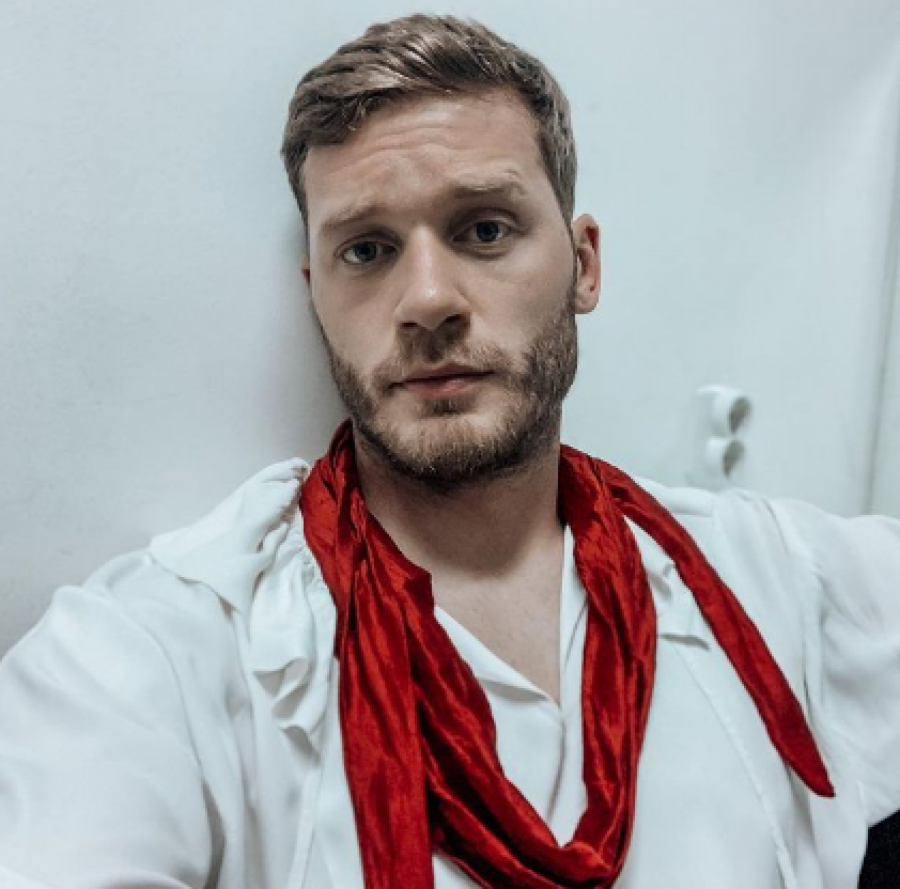 NE SMEM DA SE MEŠAM U ĆERKINE IZBORE! Aleksandar Radojičić o roditeljstvu, snalaženju za život i ljubavnim scenama sa koleginicama