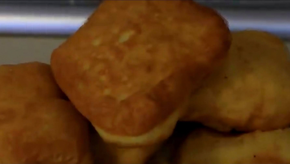 Kiselo testo kao pena: Napravite mekike, lepinje punjene sirom koje se tope u ustima